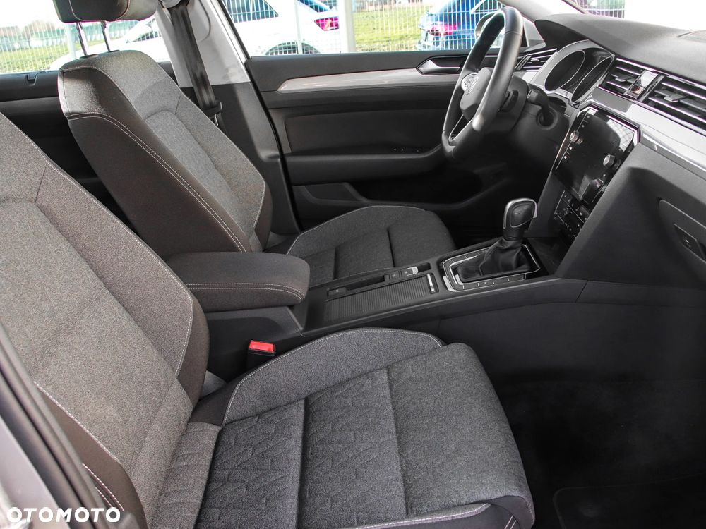 Volkswagen Passat 2.0 TDI Business DSG - 13