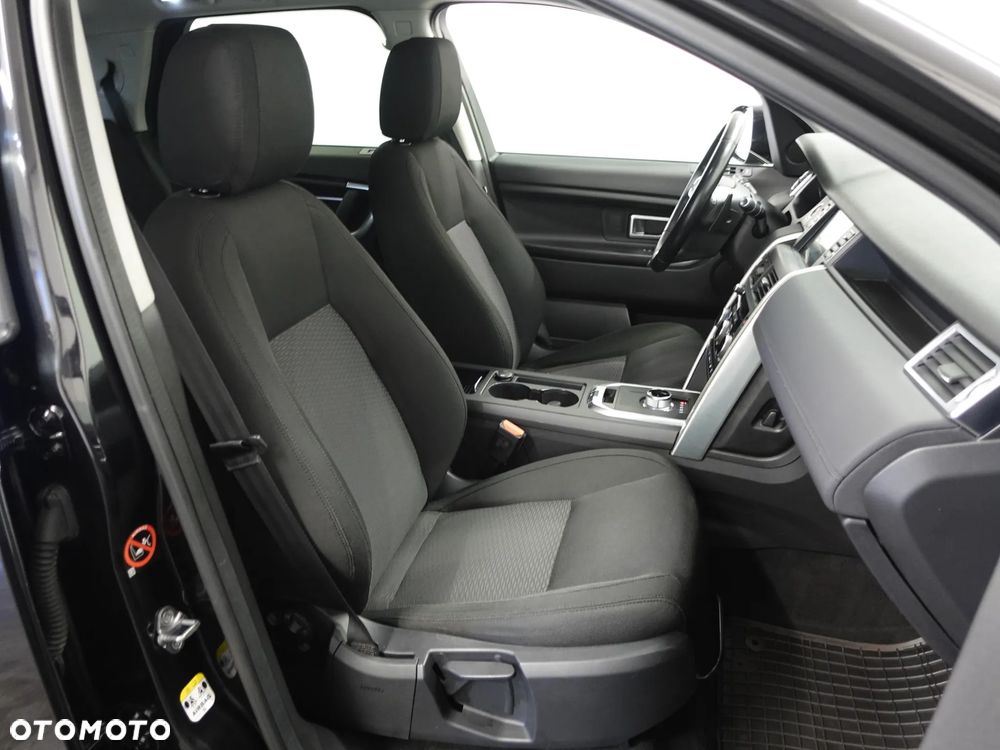 Land Rover Discovery Sport - 24