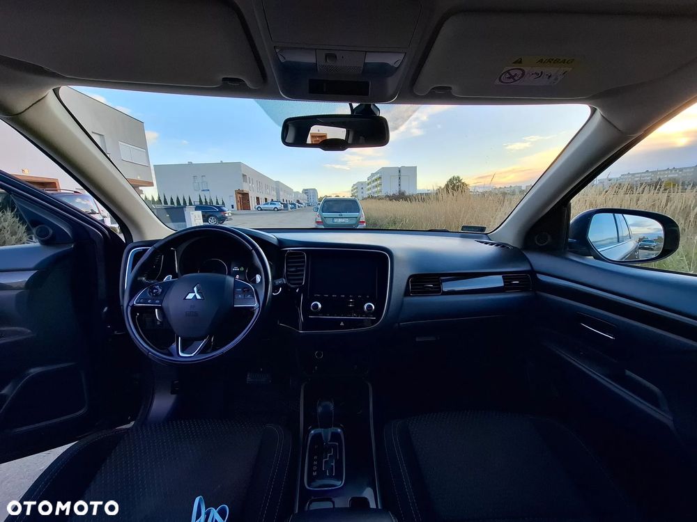 Mitsubishi Outlander 2.0 Intense + SDA 4WD CVT - 9