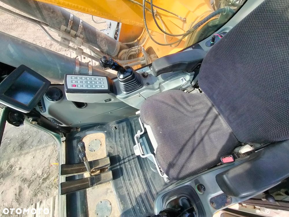 Liebherr R946 LC - 17