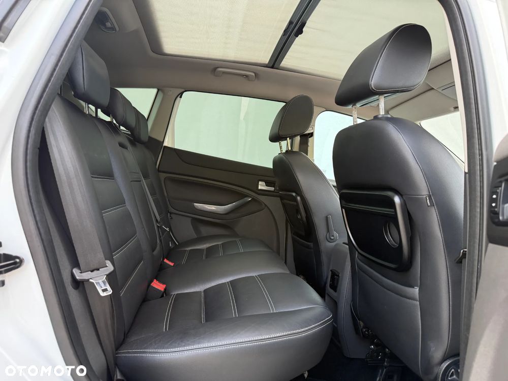 Ford Kuga - 30