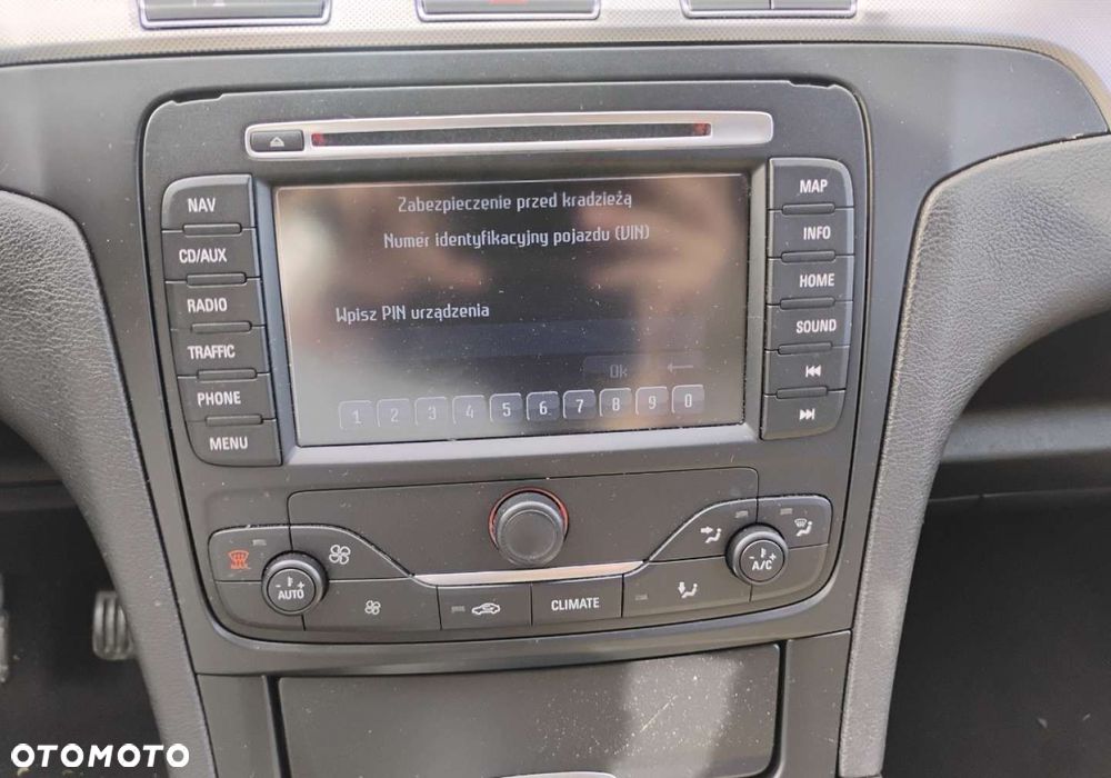 Ford S-Max - 16