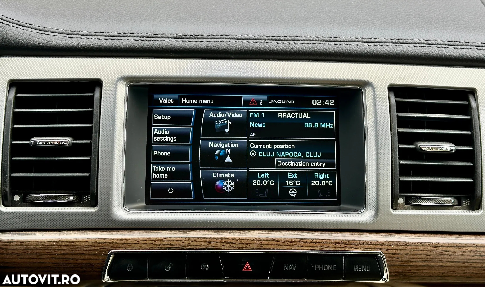 Jaguar XF 2.2D - 33