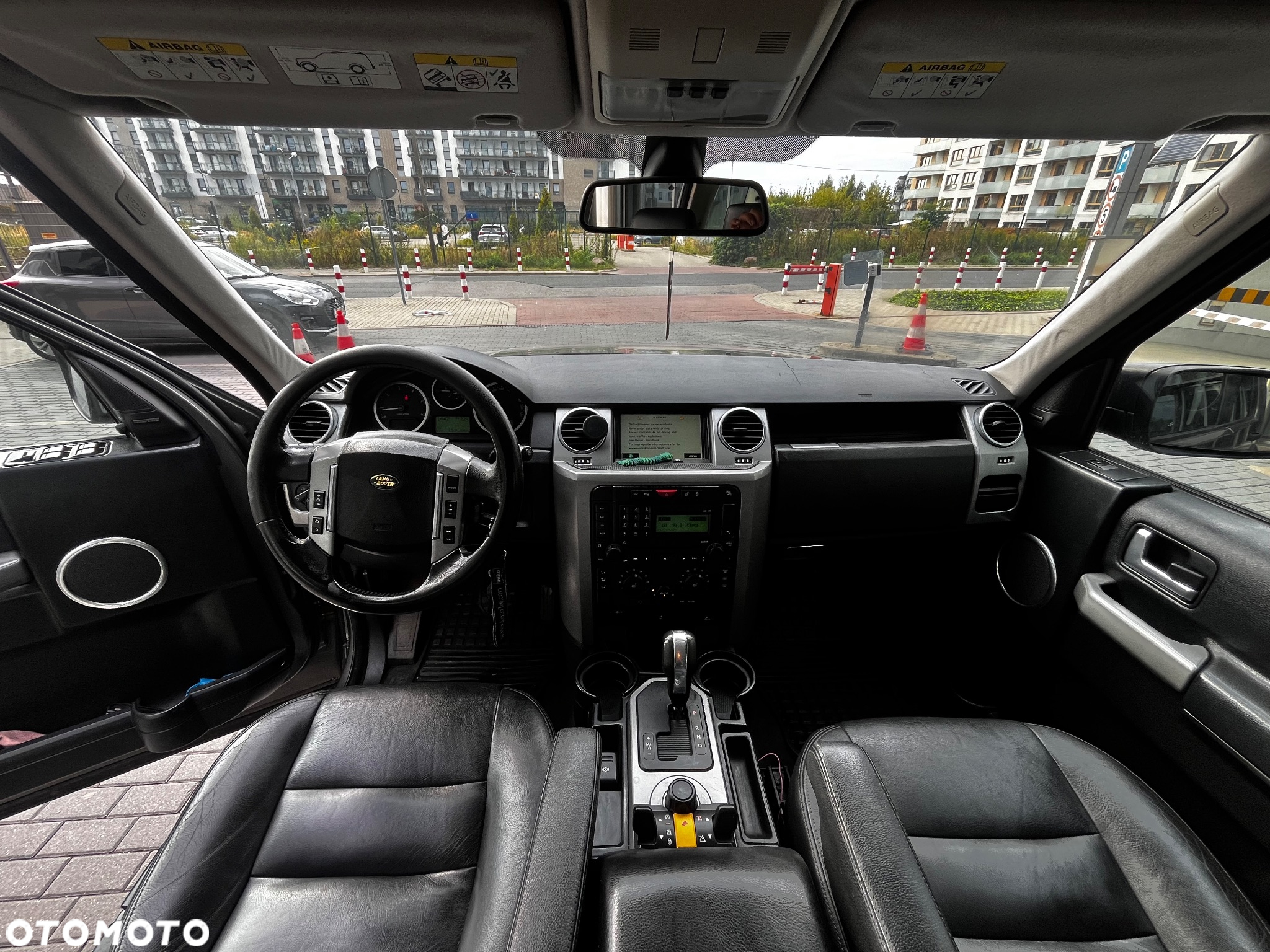 Land Rover Discovery IV 2.7D V6 SE - 25