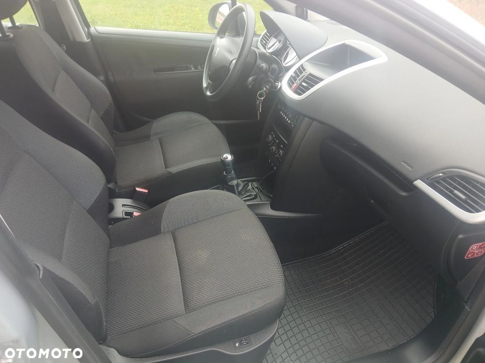 Peugeot 207 1.4 16V Presence - 20