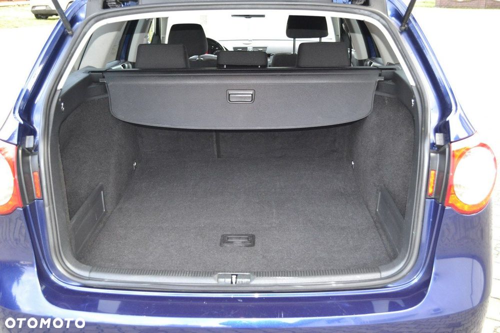 Volkswagen Passat - 18