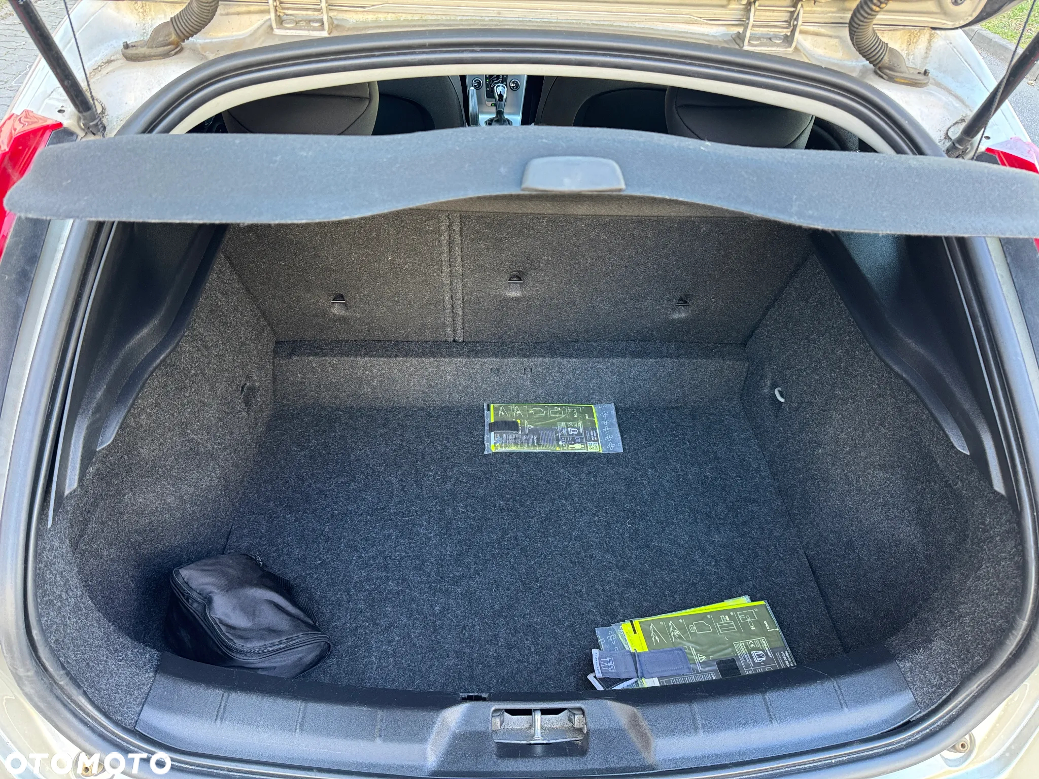 Volvo V40 Cross Country T3 Drive-E Momentum - 23
