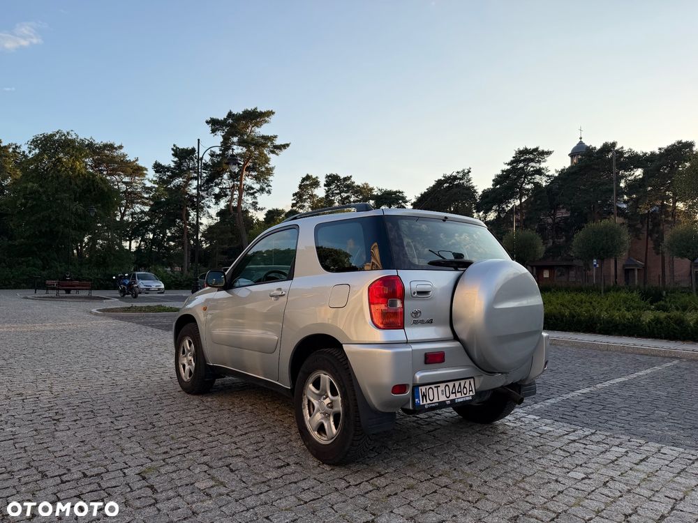 Toyota RAV4 1.8 VVT-i 4x2 - 3