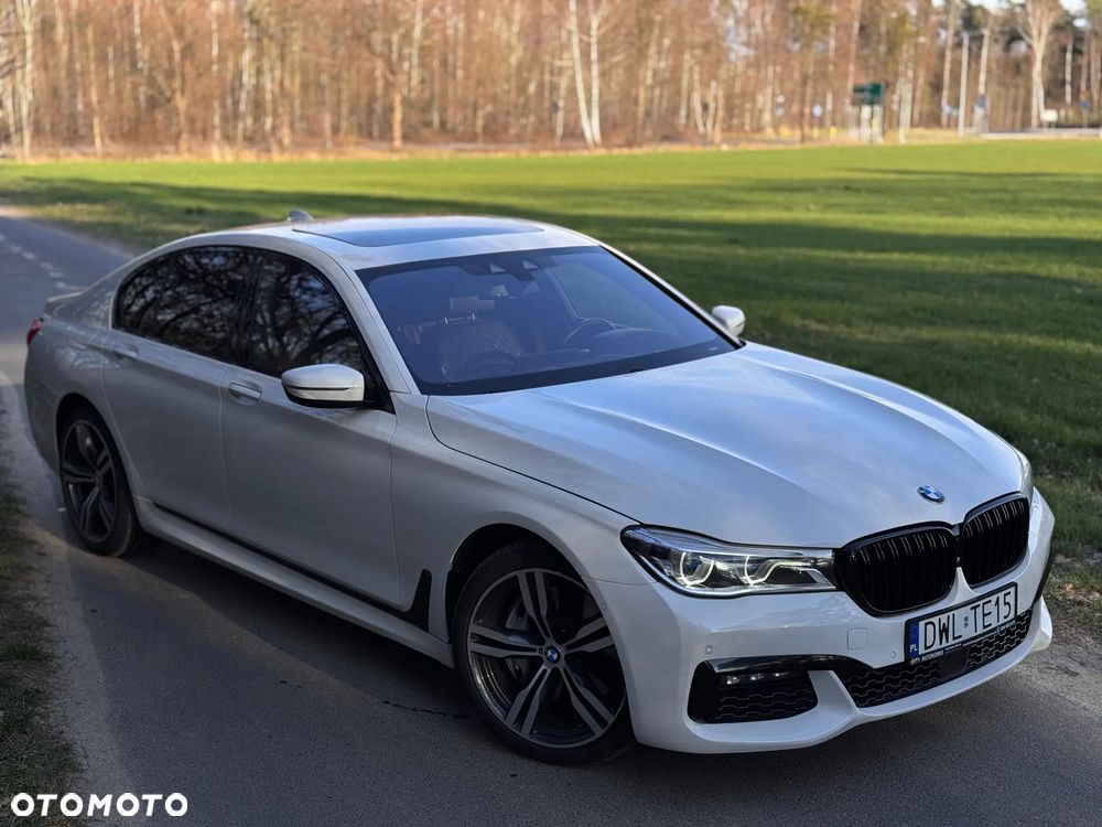 BMW Seria 7 750i xDrive - 14