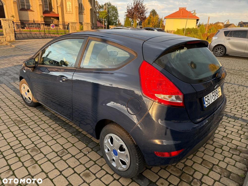 Ford Fiesta 1.25 Ambiente - 2