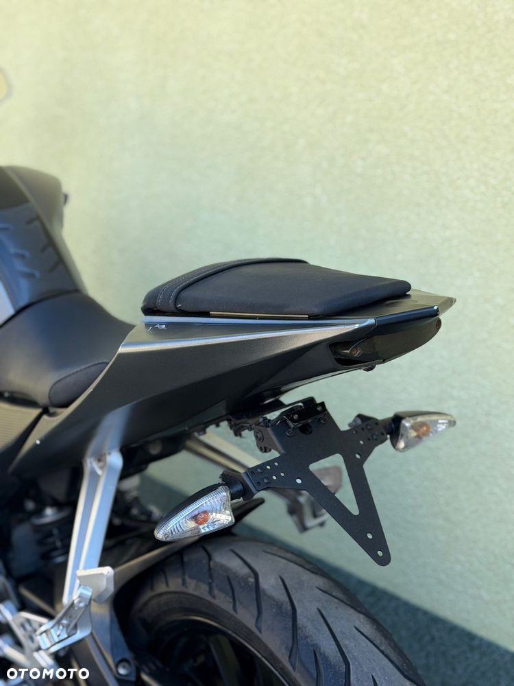 Yamaha YZF - 19