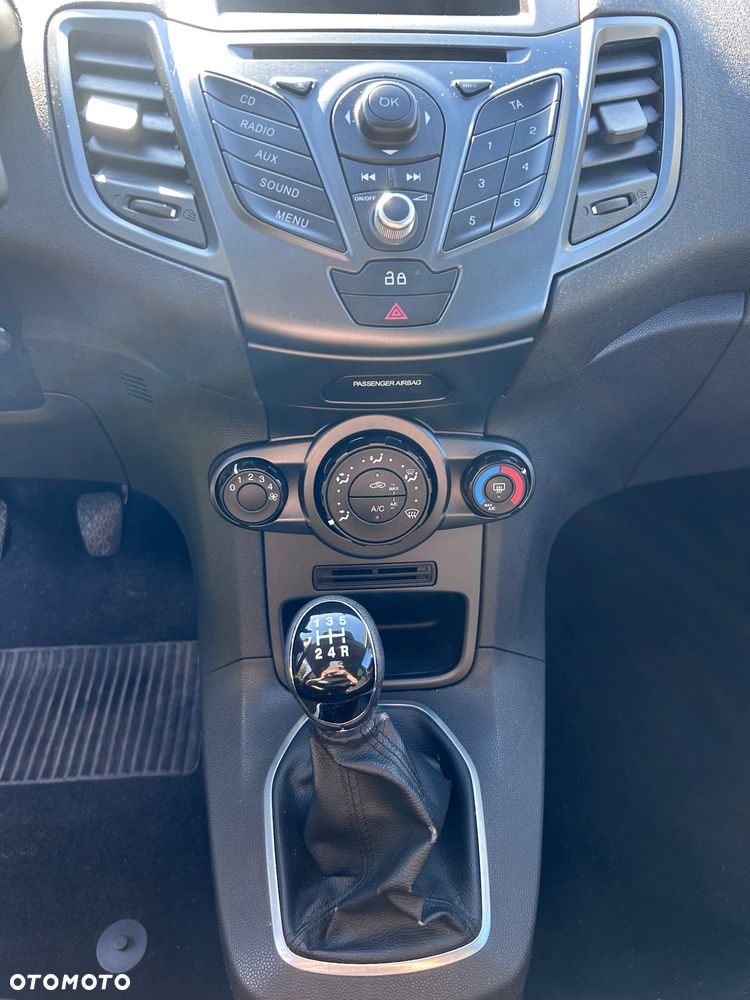 Ford Fiesta - 10