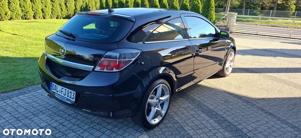 Opel Astra III GTC 2.0 T Sport - 9