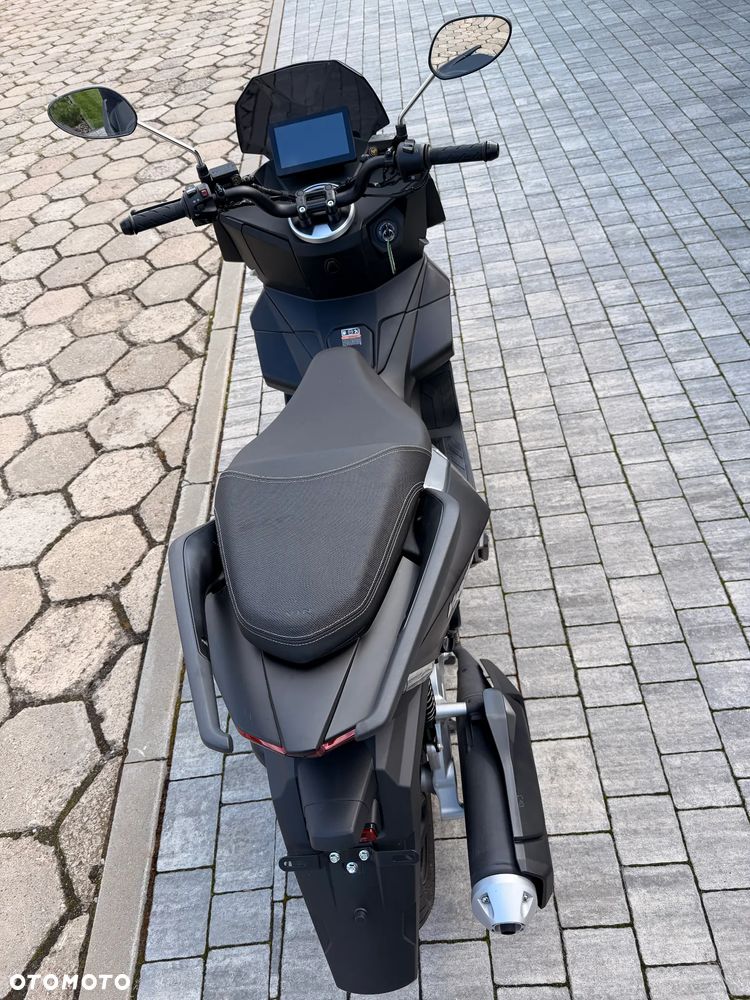 Yamaha NMAX - 3