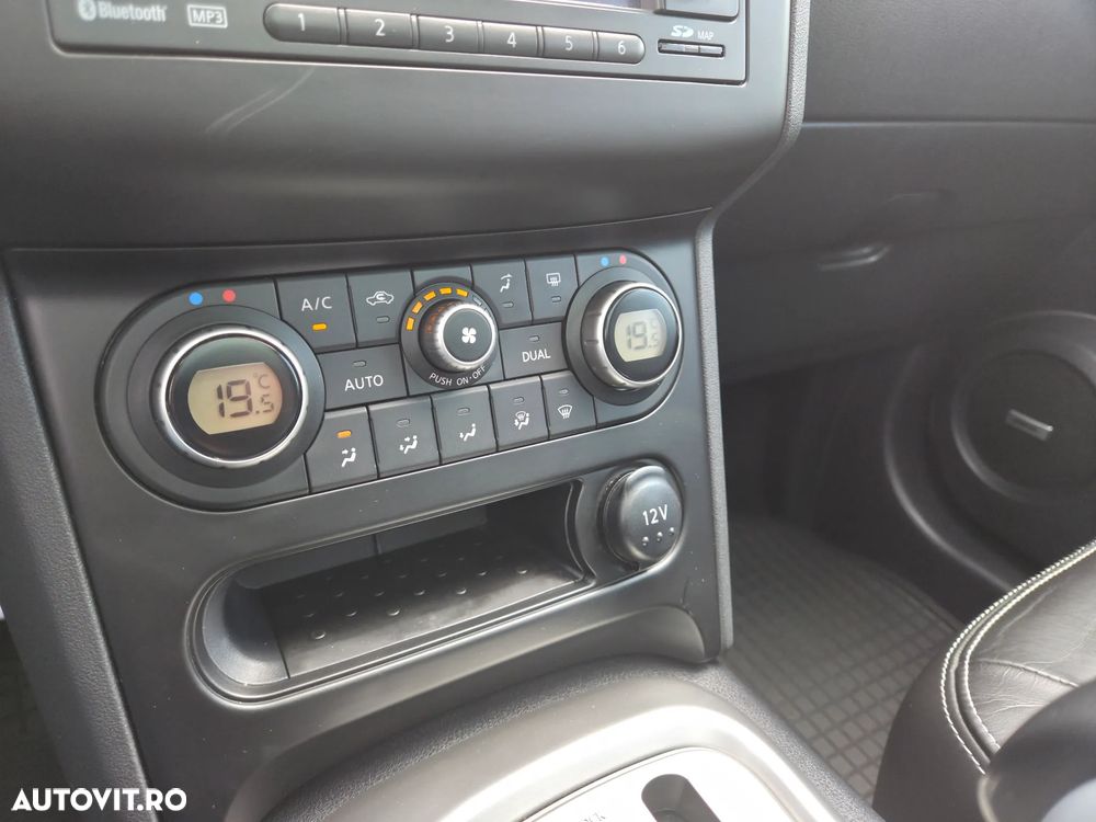 Nissan Qashqai 2.0 DCI 4 x 4 DPF Aut tekna - 25