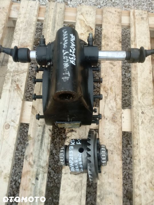 Dyferencjał Carraro 26.09M + TB 10/32 Wkład Koło talerzowe Wałek ataku Przekładnia zębata Mechanizm różnicowy Dyfer Atak Satelity Oś Most napędowy Obudowa Kramer 180 280 120 - 1