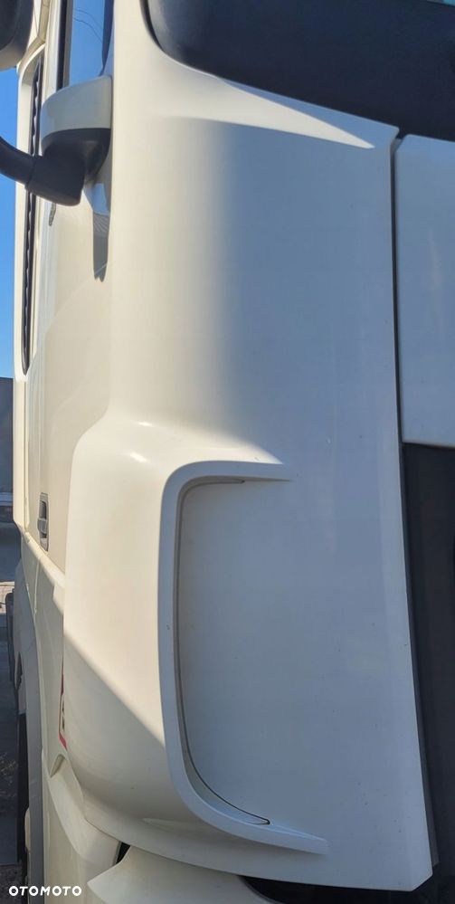 NAROŻNIK OWIEWKA POLIK RÓG KABINY DAF XF 106 PRAWY - 1