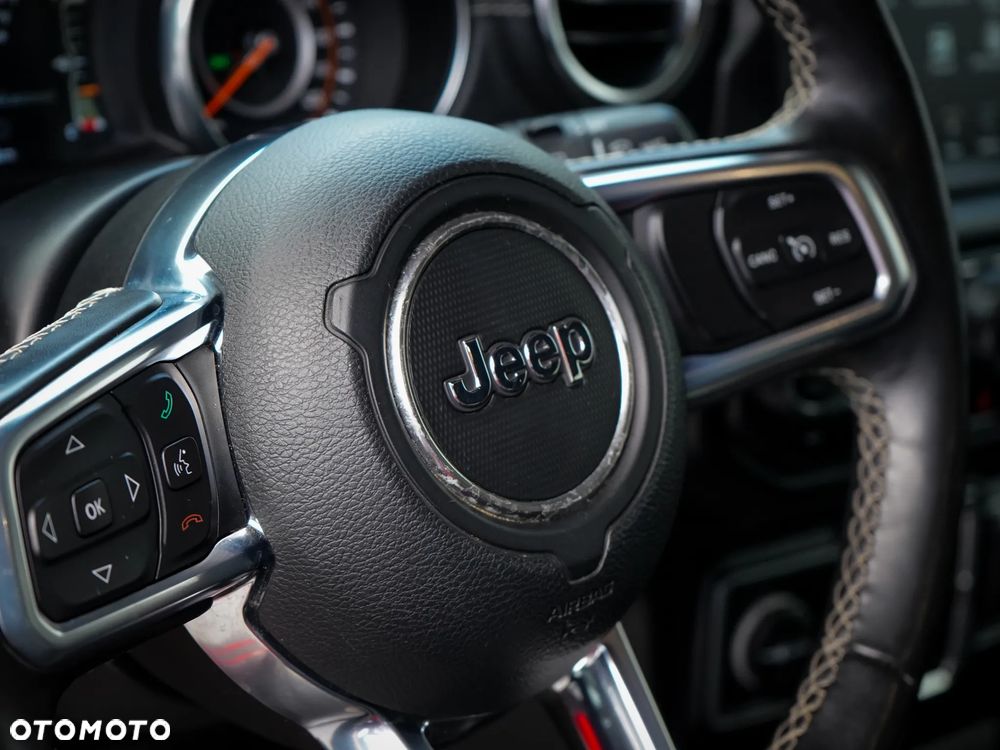 Jeep Wrangler - 16