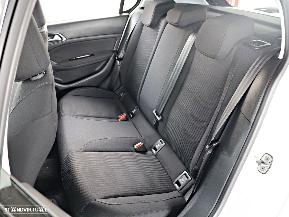 Peugeot 308 1.6 BlueHDi Active J17 - 23