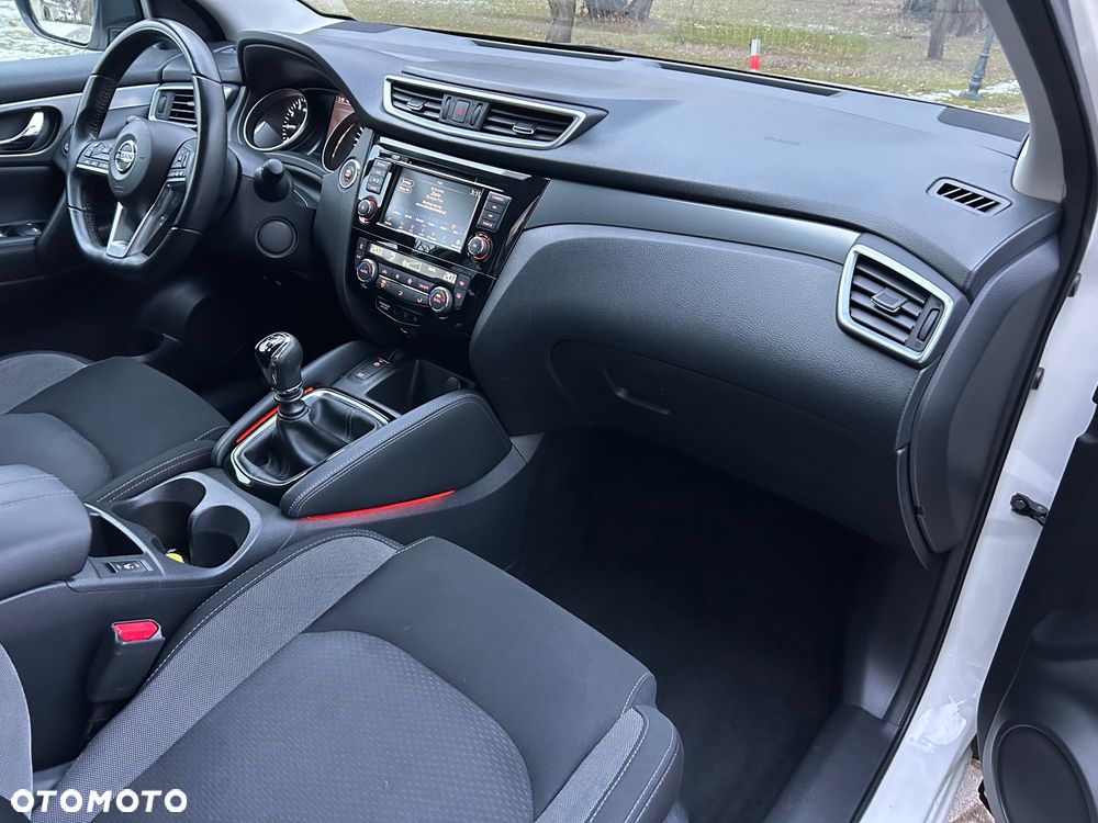 Nissan Qashqai 1.3 DIG-T SHIRO - 19