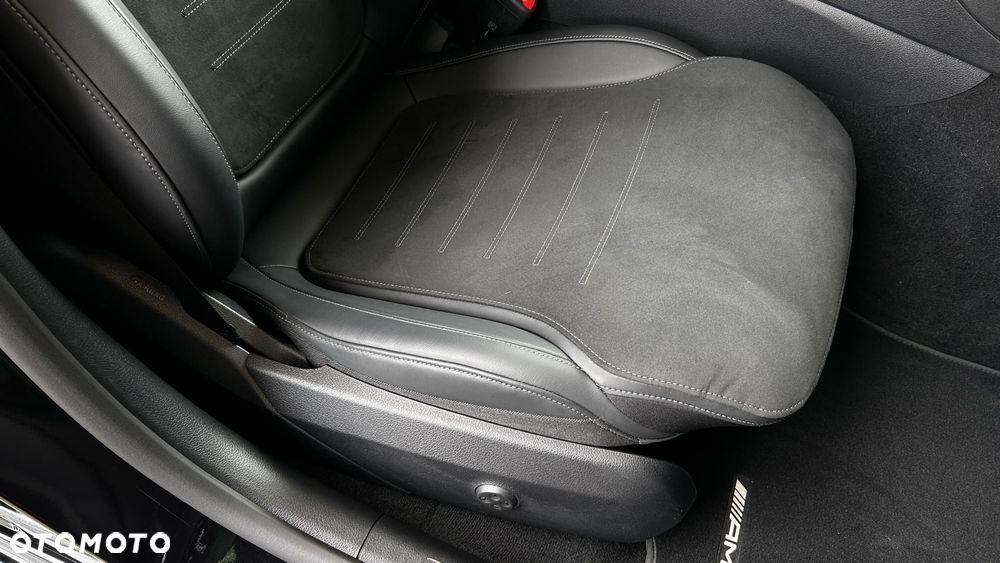Mercedes-Benz Klasa C 220 d 4Matic 9G-TRONIC Edition AMG Line - 27