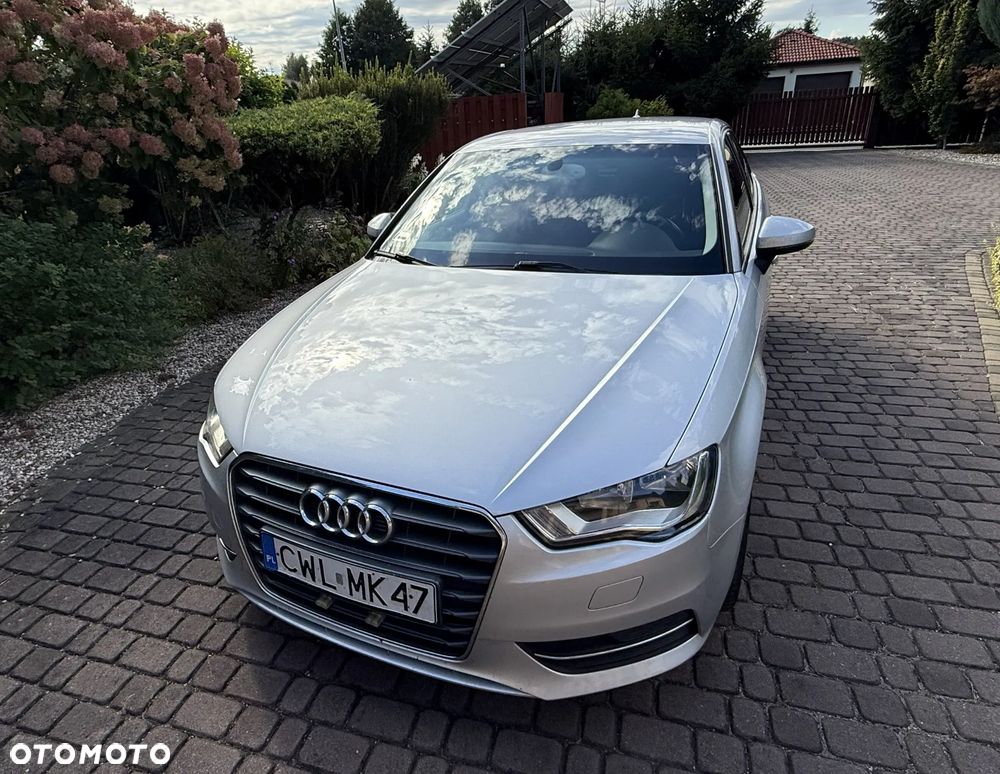 Audi A3 Sportback - 1