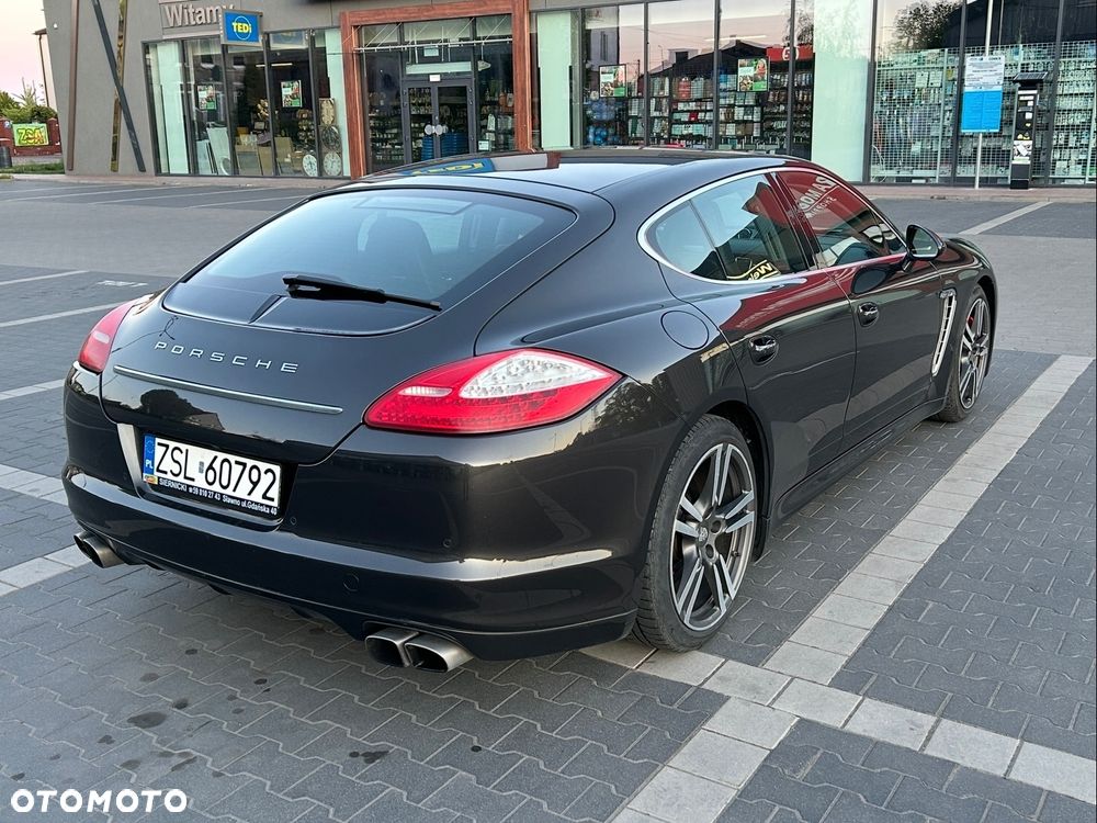 Porsche Panamera - 4