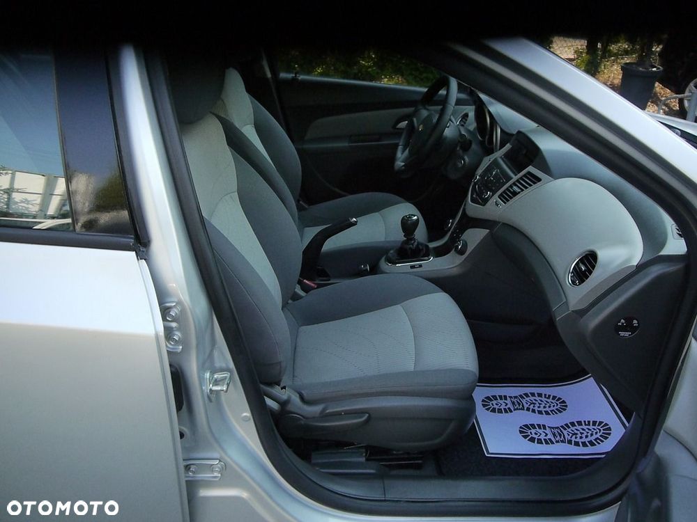 Chevrolet Cruze - 22