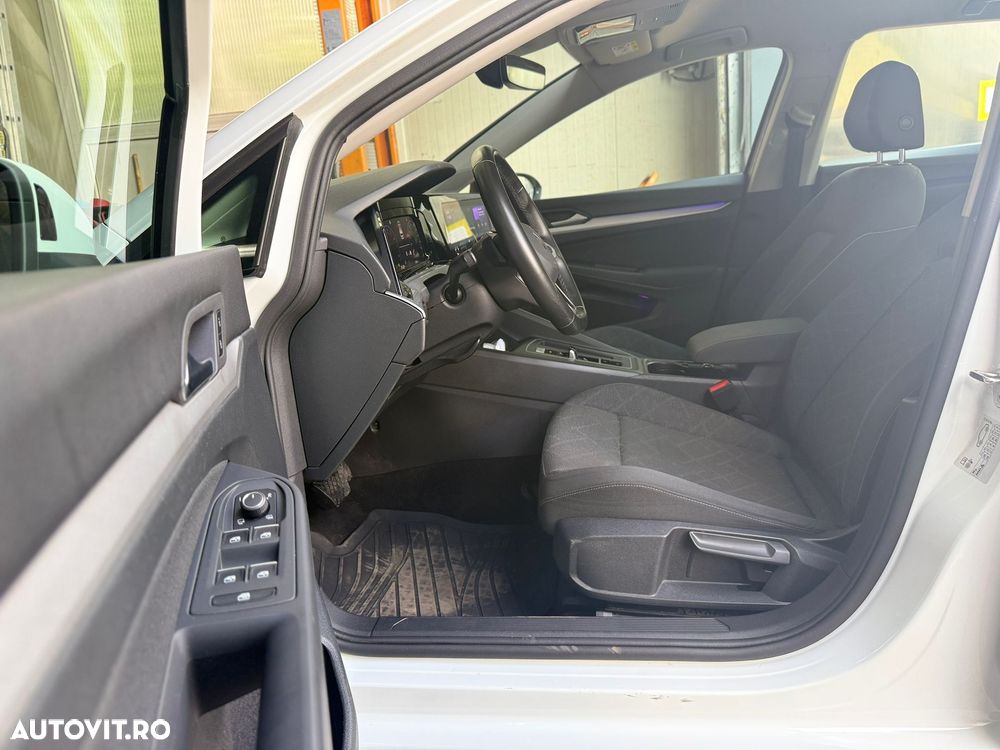 Volkswagen Golf 1.5 eTSI ACT DSG MHEV Style - 23