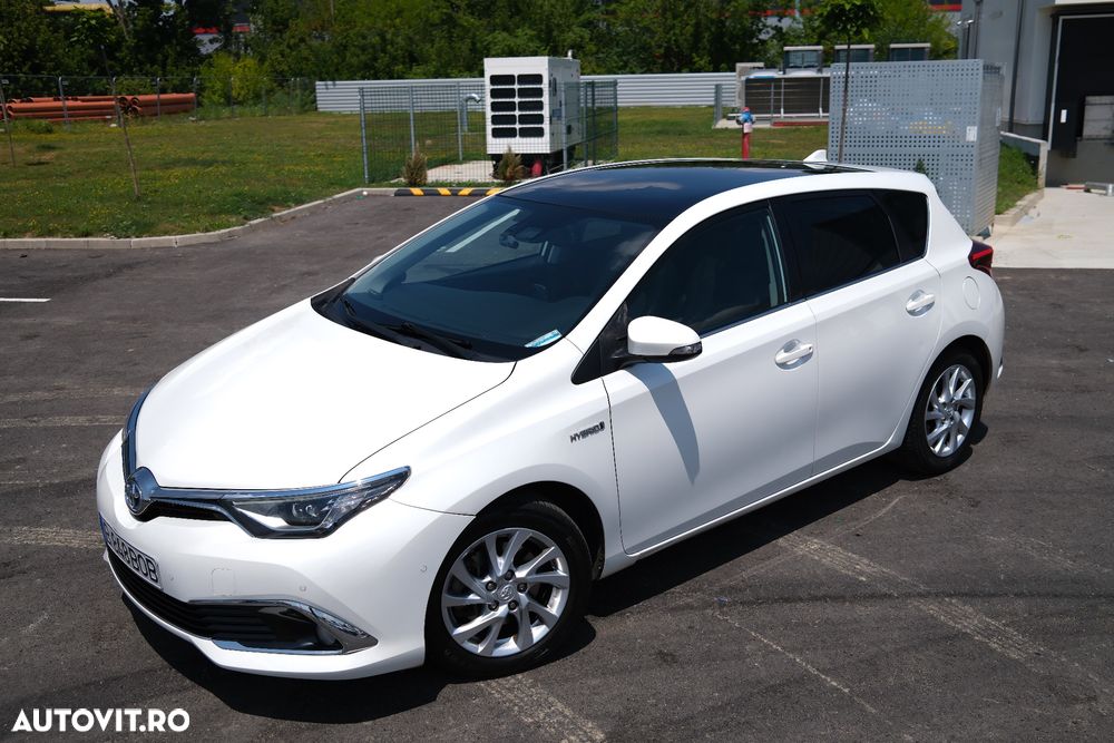 Toyota Auris 1.8 L VVT-i HSD Sol + - 2