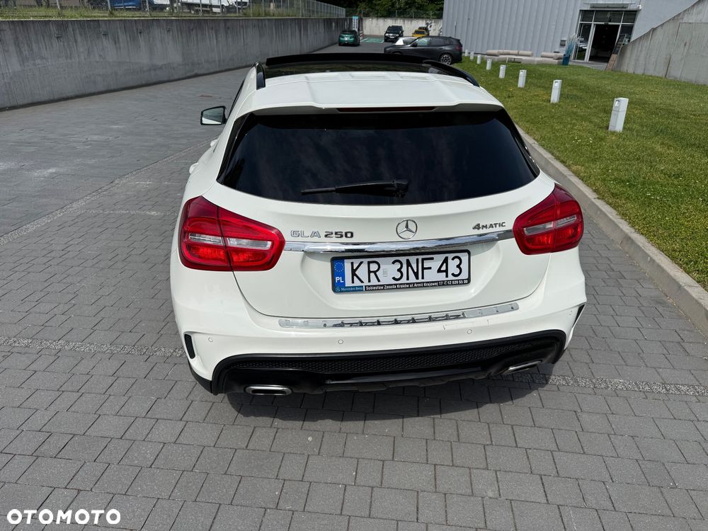 Mercedes-Benz GLA 250 4-Matic AMG Line - 6