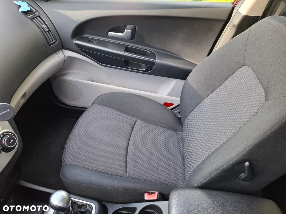 Kia Ceed 1.4 Comfort + - 19