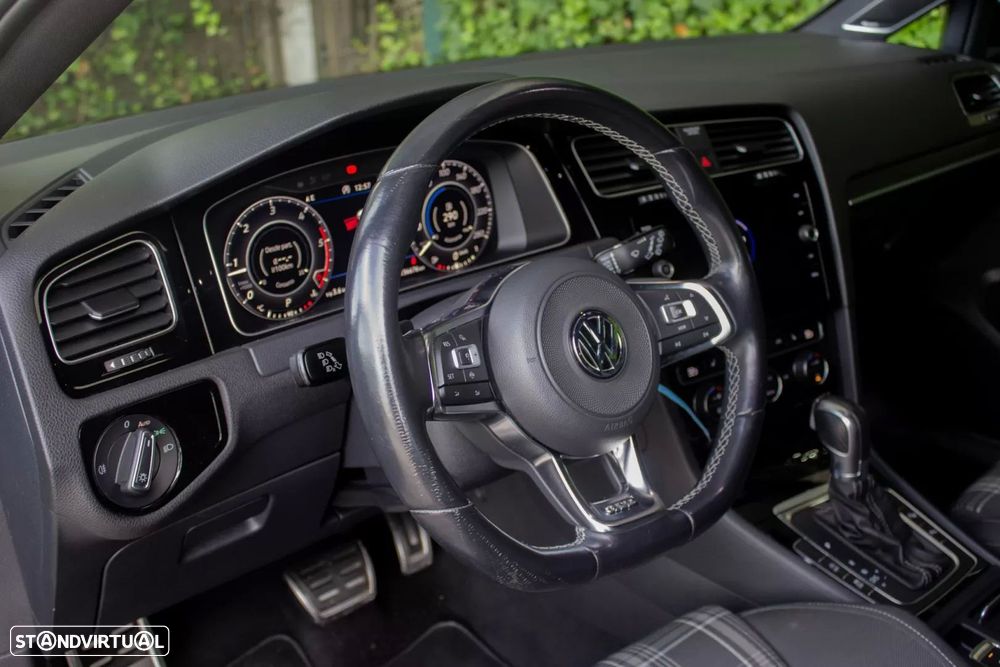 VW Golf 2.0 TDi GTD DSG - 11
