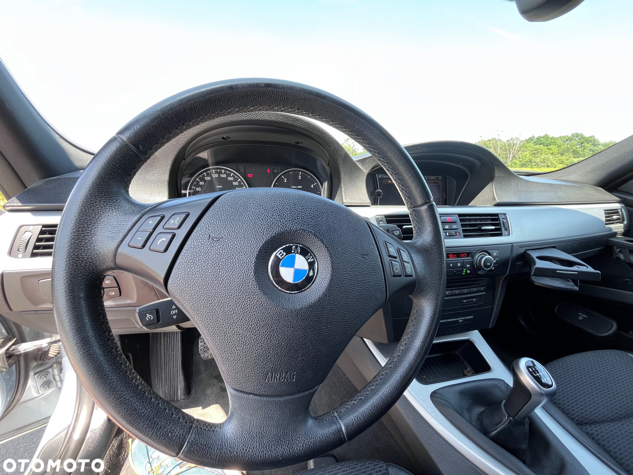 BMW Seria 3 318d Touring - 17