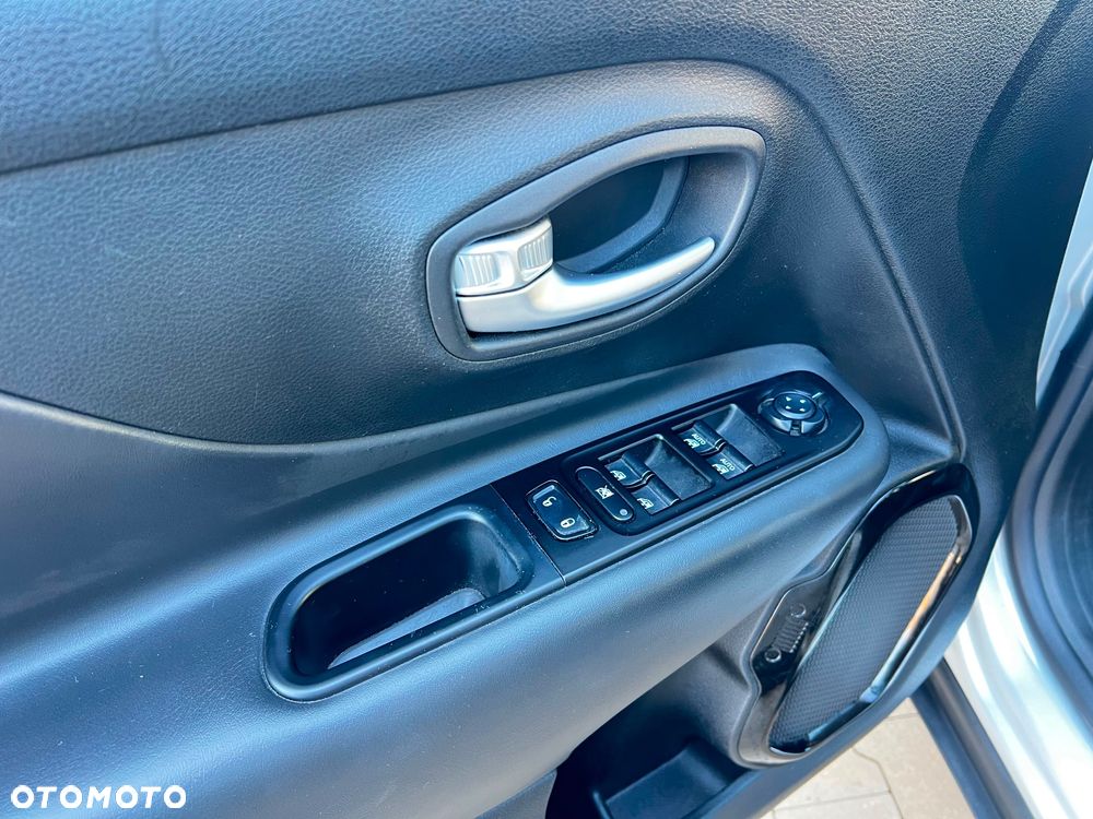 Jeep Renegade - 19