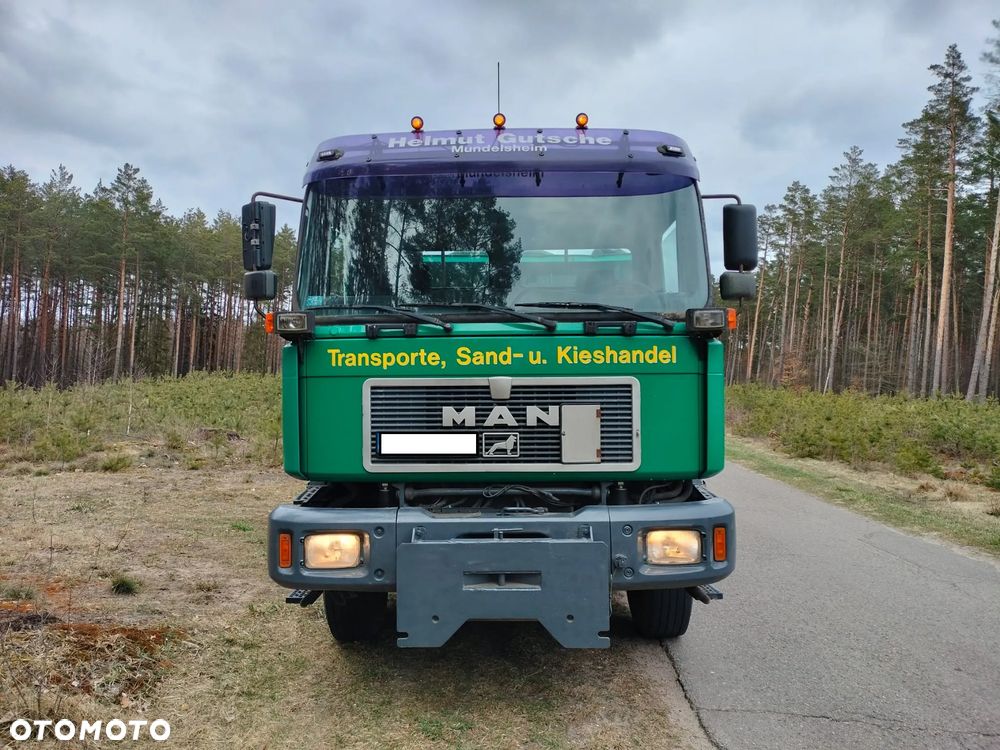 MAN F2000 - 2