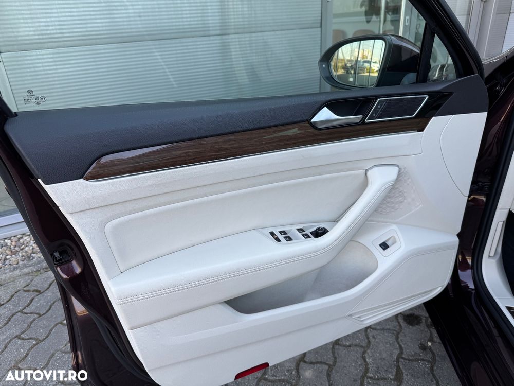 Volkswagen Passat 2.0 TDI DSG Highline - 23