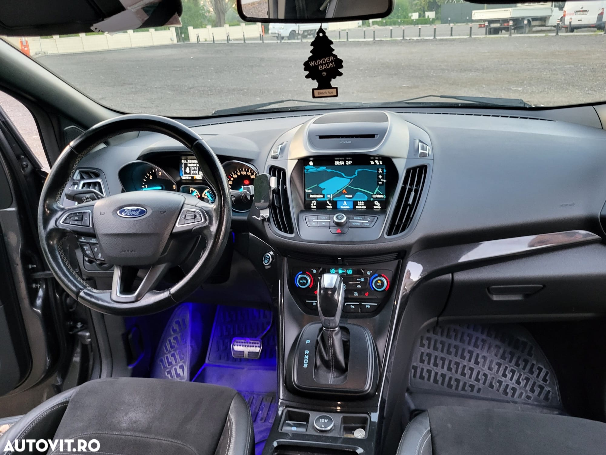 Ford Kuga - 12