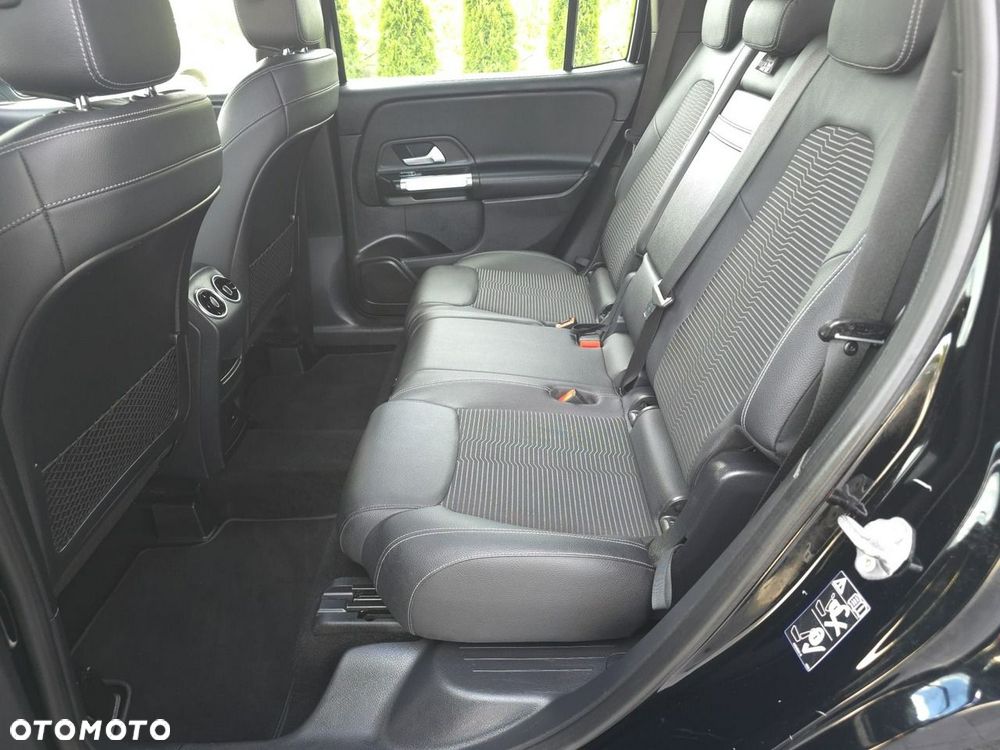 Mercedes-Benz GLB - 16