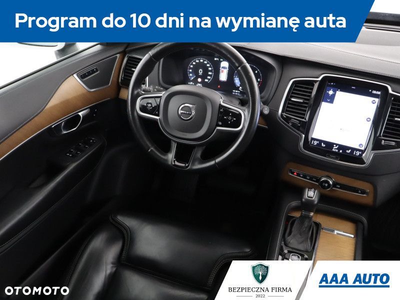 Volvo XC 90 - 9