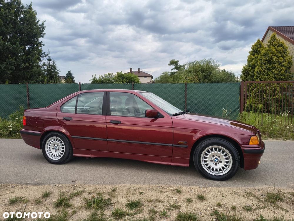 BMW Seria 3 318i - 8