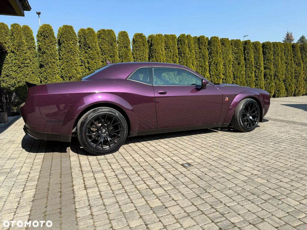 Dodge Challenger 6.4 Scat Pack - 4