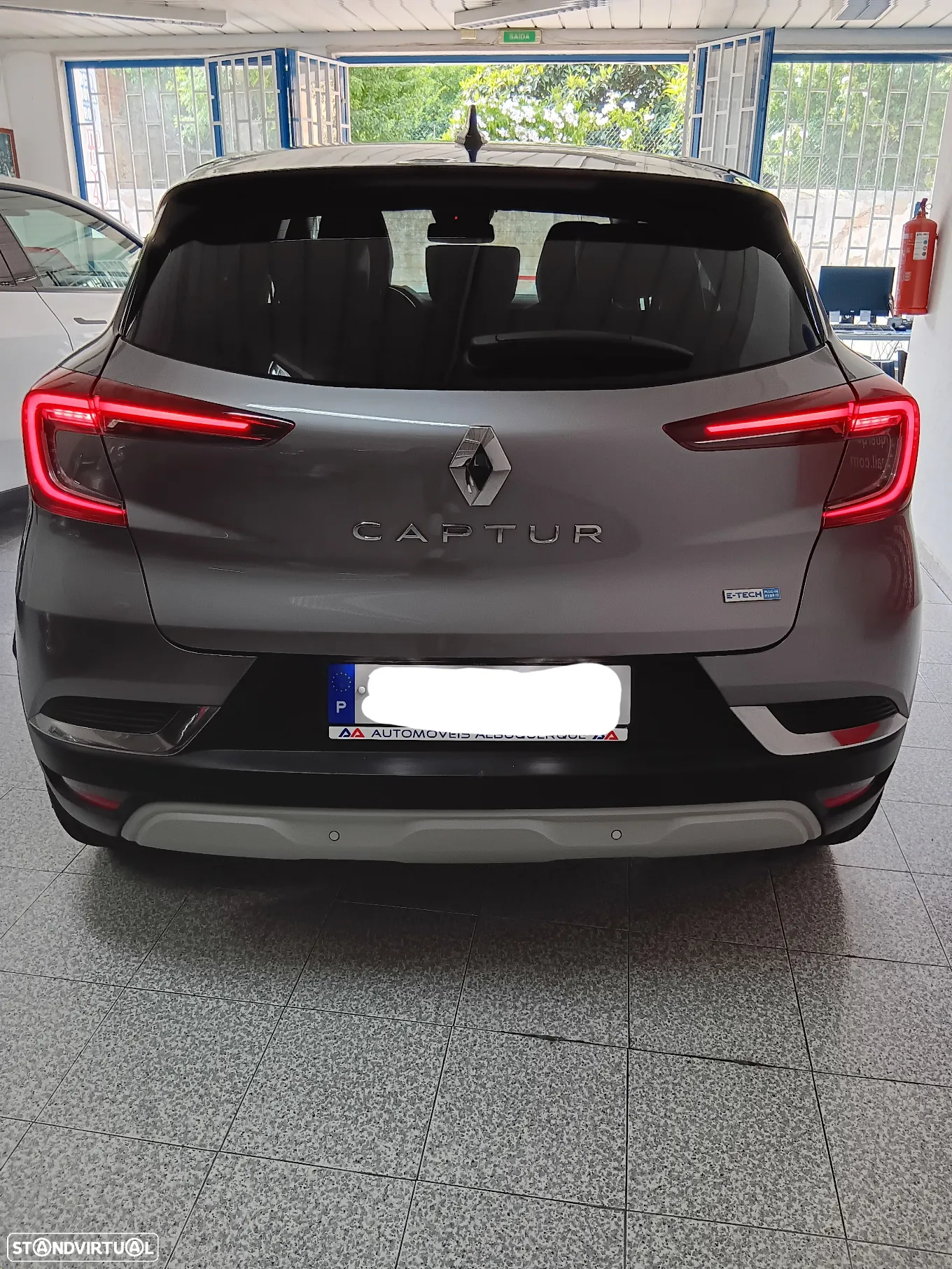 Renault Captur 1.6 E-Tech Plug-In Exclusive - 4