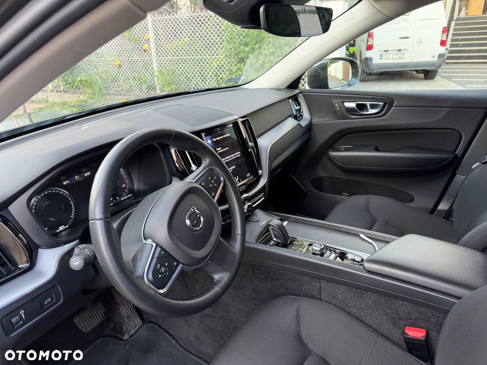 Volvo XC 60 B4 B Momentum - 8