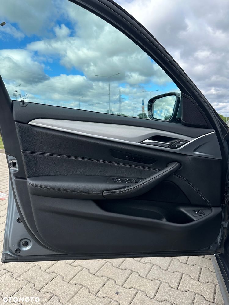 BMW Seria 5 520d M Sport Edition - 5