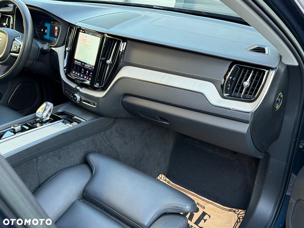Volvo XC 60 T6 Plug-In Hybrid AWD Inscription - 12