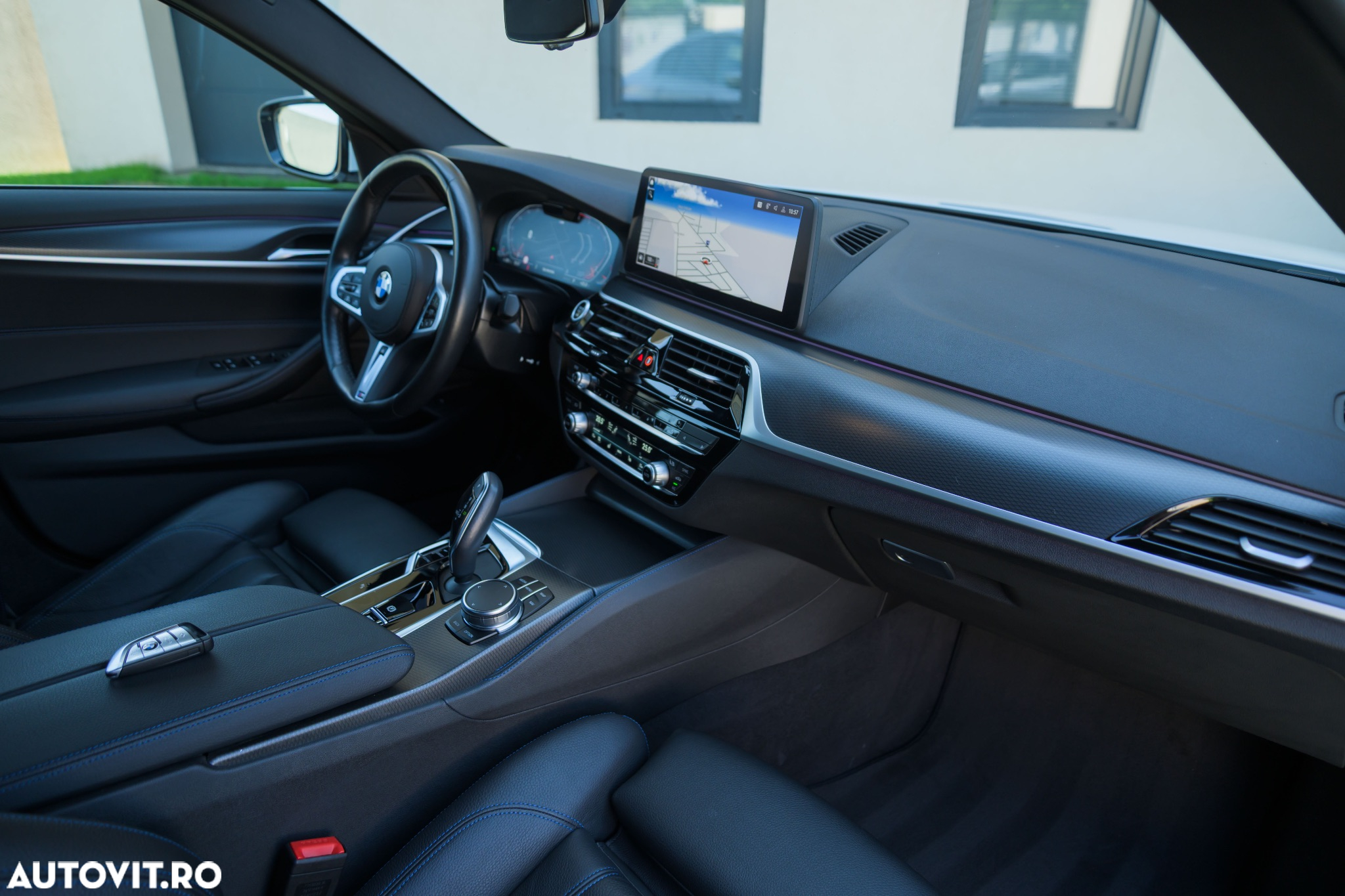 BMW Seria 5 530d xDrive AT MHEV - 28