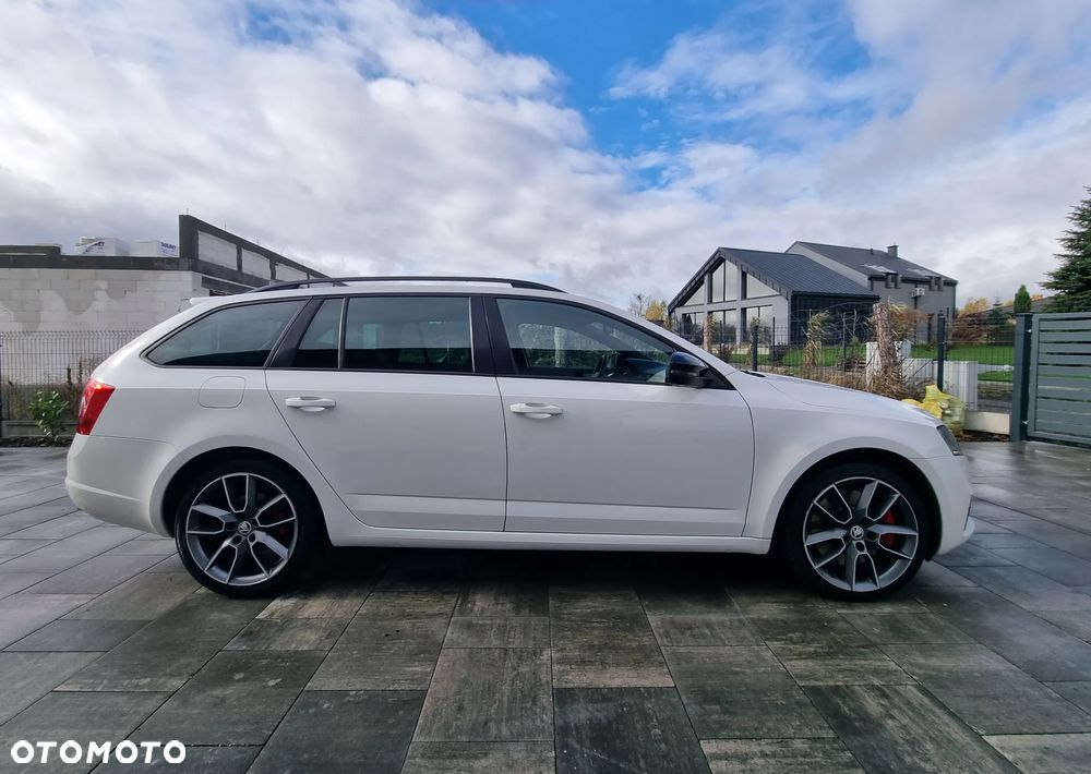 Skoda Octavia 2.0 TDI DSG RS - 10
