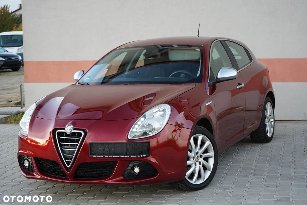 Alfa Romeo Giulietta 2012 photo 2