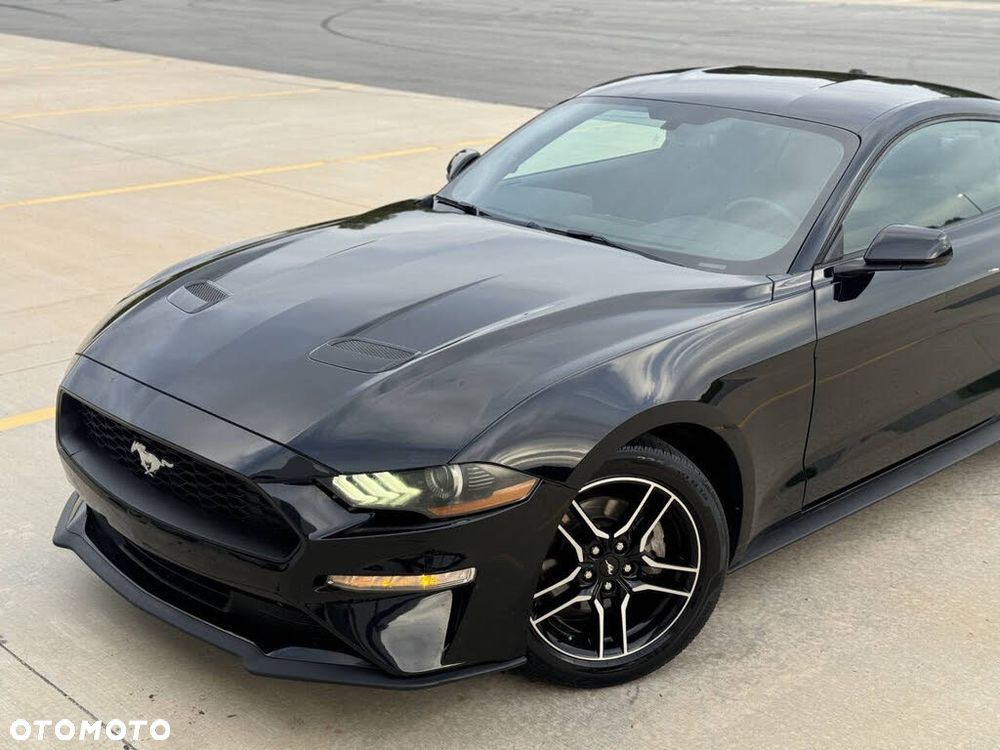 Ford Mustang - 3